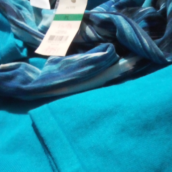 New petite large turquoise  sweater with built in scarf - Picture 3 of 5